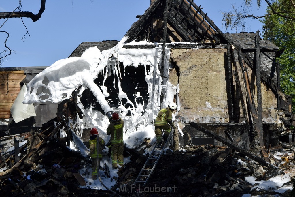 Grossfeuer Einfamilienhaus Siegburg Muehlengrabenstr P1395.JPG - Miklos Laubert